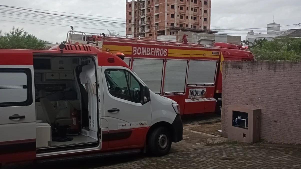 Trabalhador morre ao ser prensado por pedras de mármore de uma tonelada no Sul de SC