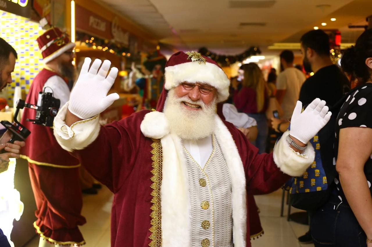 Shopping Della celebra a chegada do Natal com programação especial e horário estendido
