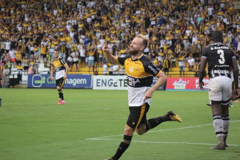 Veja os gols e fotos da goleada do Criciúma sobre o Figueirense 