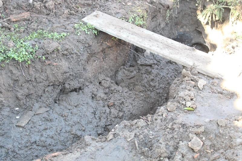 Moradores reclamam de falta de drenagem e mau cheiro em Criciúma 