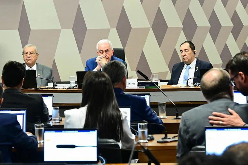 PEC da Blindagem é derrubada na CCJ do Senado