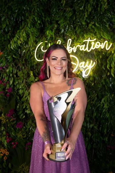 Criciumense conquista premiação em Campeonato Internacional de Micropigmentação e Microblading