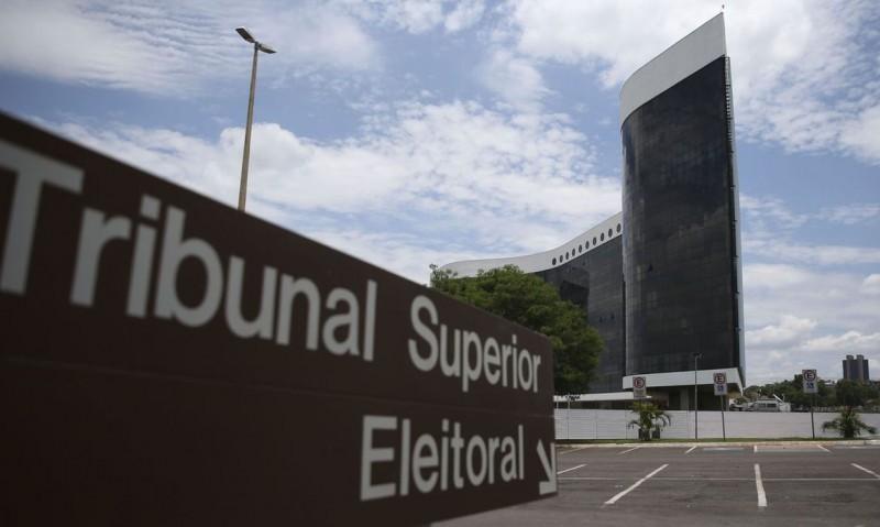 Partidos e candidatos têm até terça para prestar contas do 1° turno