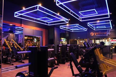 Com espaço ampliado e novos equipamentos, academia YellowFit reinaugura em Forquilhinha