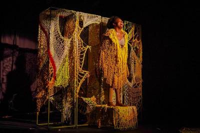 Luta contra escravidão será debatida em espetáculo gratuito no Teatro Elias Angeloni em Criciúma