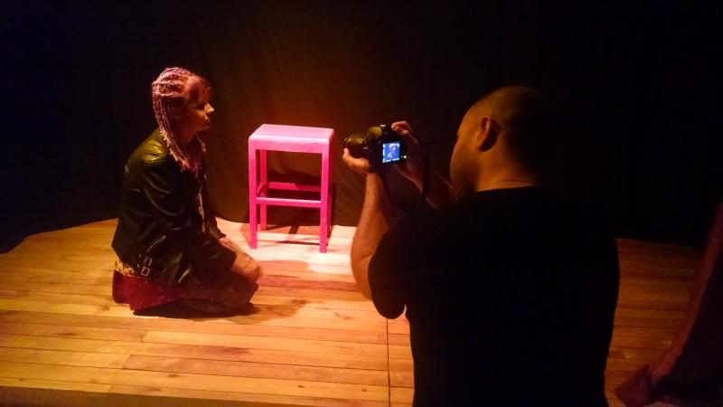 Escola de teatro faz audições para videoclipe