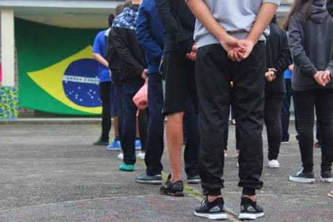 Ato marca primeiros meses de modelo de ensino cívico-militar em escola de Criciúma