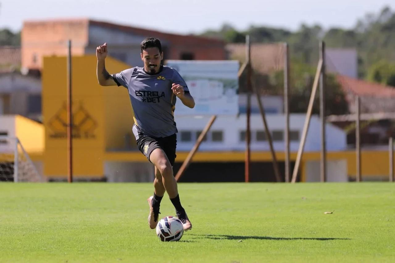 Criciúma divulga jogadores relacionados para a estreia de Eduardo Baptista