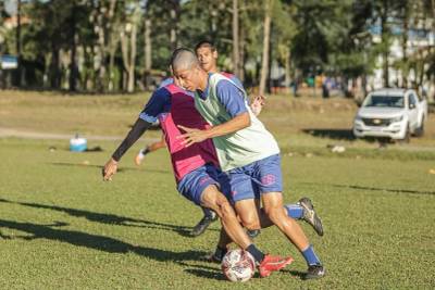 Elenco do Caravaggio se reapresenta após vitória no Catarinense