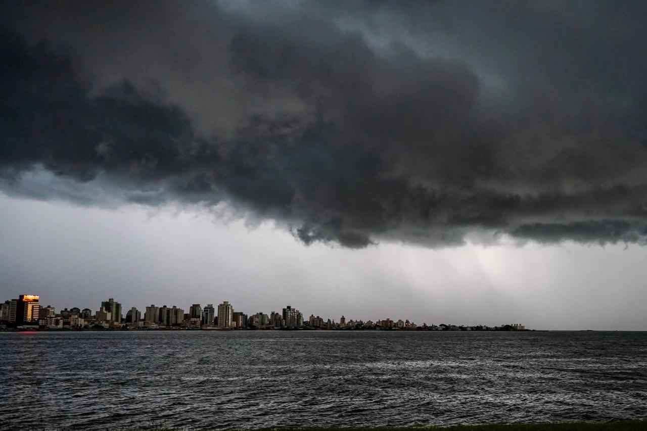 Após amanhecer congelante, Santa Catarina se prepara para chegada de temporais