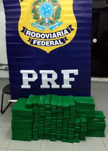 PRF apreende 110 quilos de maconha na BR-101
