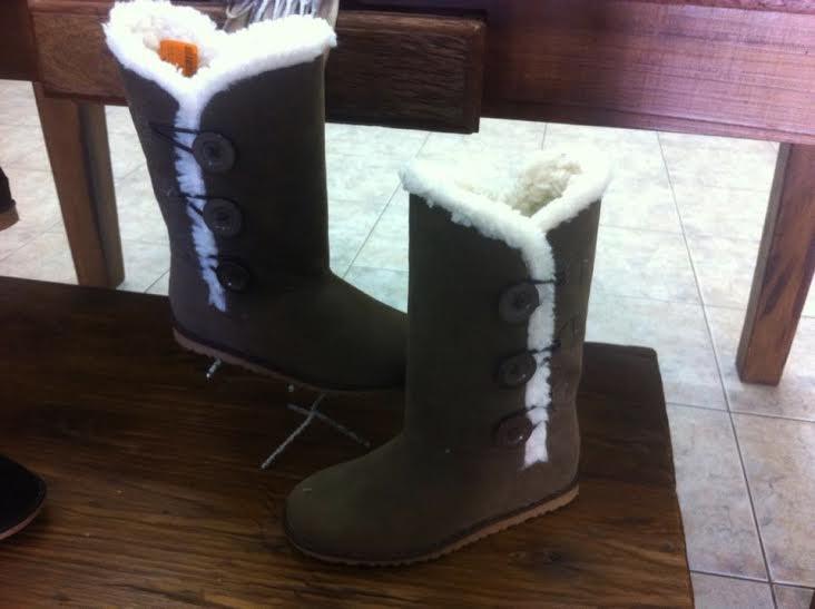 Bota peluciada continua como aposta neste Inverno