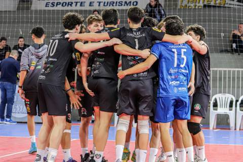 Vôlei de Forquilhinha conquista vaga na etapa estadual dos Joguinhos Abertos de SC