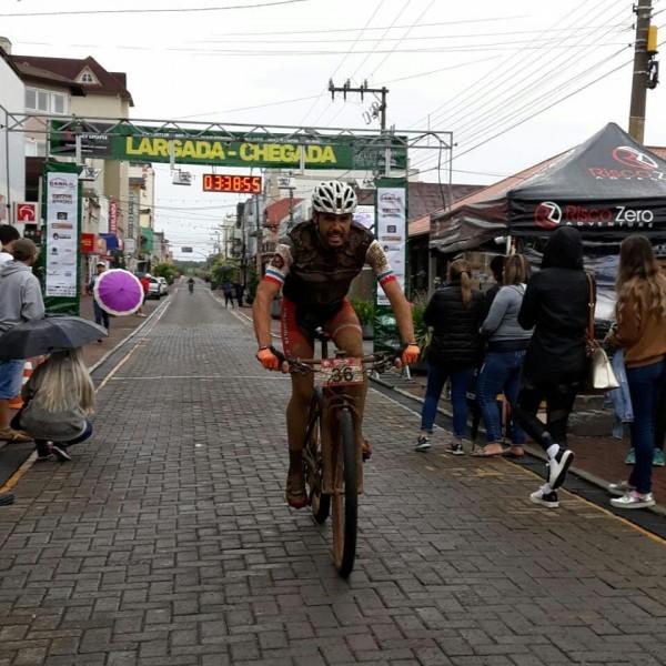 Após 60km percorridos, ciclista Sideropolitano conquista segundo lugar em competição