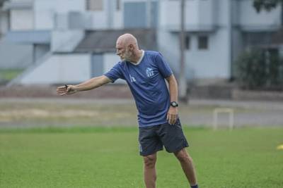 Silvio Criciúma analisa pré-temporada e projeta estreia do Caravaggio no Catarinense