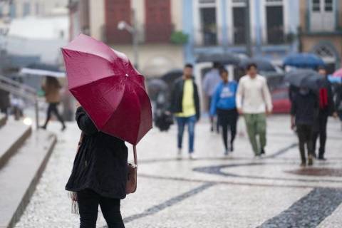 Defesa Civil de SC emite alerta para temporais entre quarta e quinta-feira