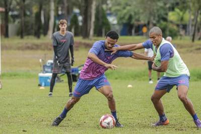 Sábado é marcado por treino físico e técnico na Montanha