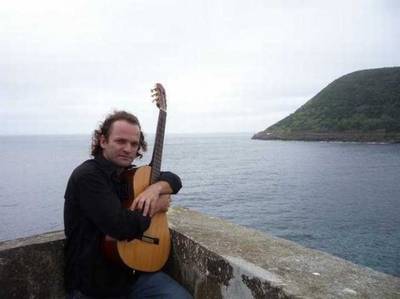De clandestino a imigrante, Samuel volta em 2010