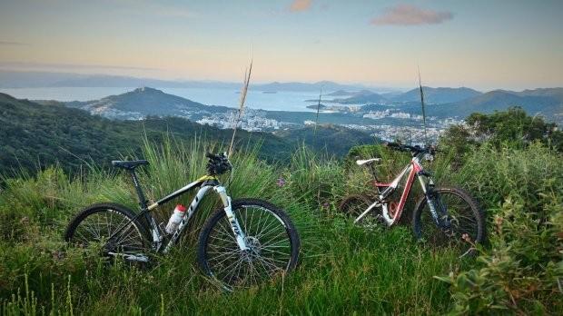Novas leis incentivam o ciclismo de montanha e a permanência de jovens no campo