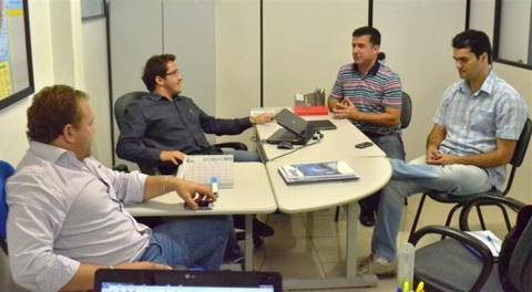 Johnny e Luiz Henrique visitam empresários em Urussanga