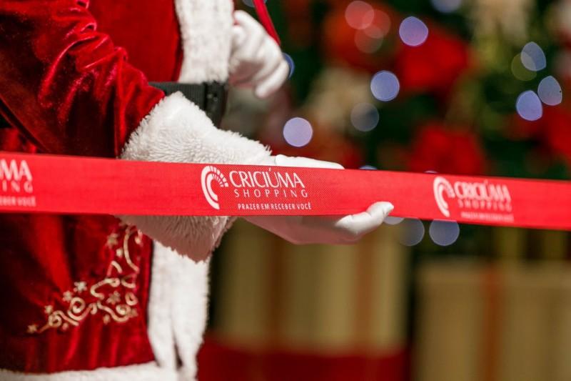 Criciúma Shopping celebra 26 anos de história com chegada do Papai Noel