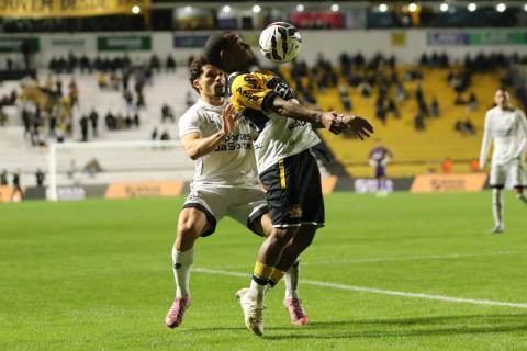 Criciúma fica no empate com o Ceará e deixa escapar terceira vitória consecutiva