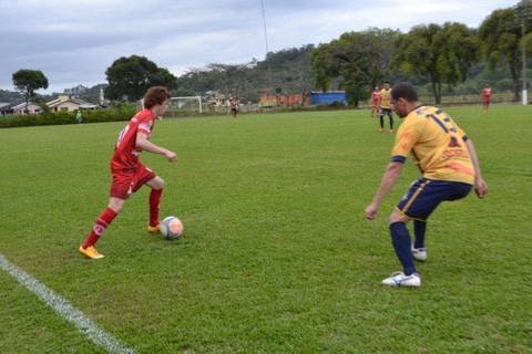 Metropolitano vence Cocal do Sul e encaminha classificação