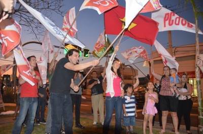 Romanna e Serafim fazem tradicional bandeiraço de sexta