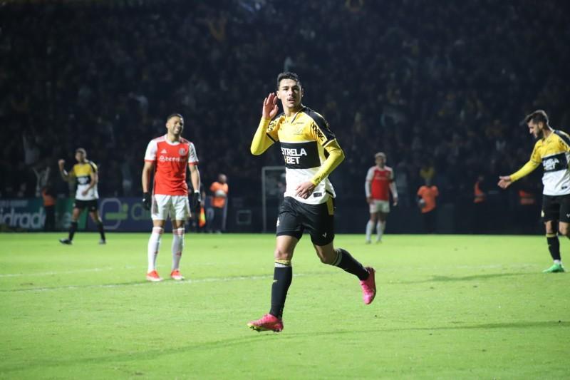 As emoções em fotos: veja imagens do empate entre Tigre e Inter no HH