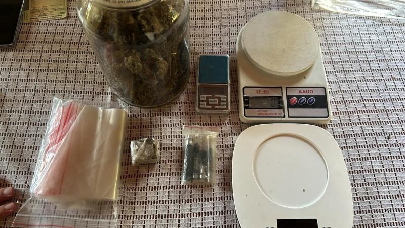 Polícia Civil apreende 'supermaconha' durante cumprimento de mandado de busca em Imbituba