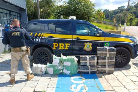 Santa Catarina: PRF apreende 160 quilos de maconha no Alto Vale do Itajaí
