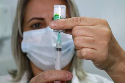 Criciúma: mais 6,3 mil doses de vacinas contra a Covid-19 para idosos e profissionais de saúde