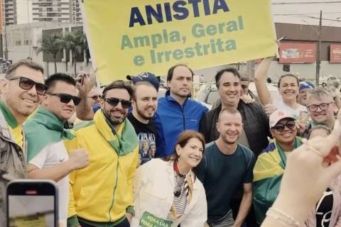 Pelo Estado 05/08: Manifestação une filhos de Bolsonaro em SC