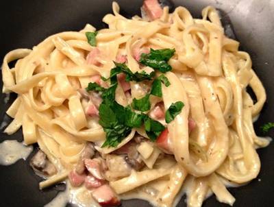 Taigliatelle à Carbonara com Cogumelos