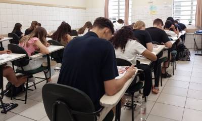 Estudantes do Colégio Satc participam de simulado do Enem