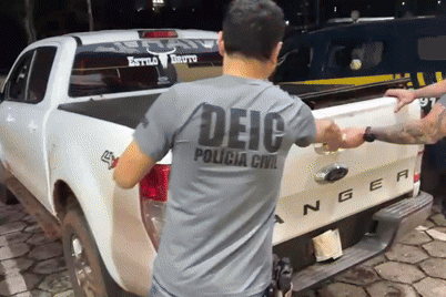 Vídeo: dupla é flagrada transportando 1,5 toneladas de maconha em caminhonetes