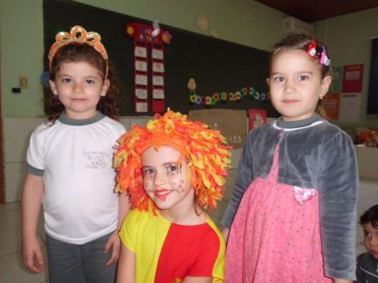 Emília visita crianças em comemoração ao dia do livro em Cocal do Sul