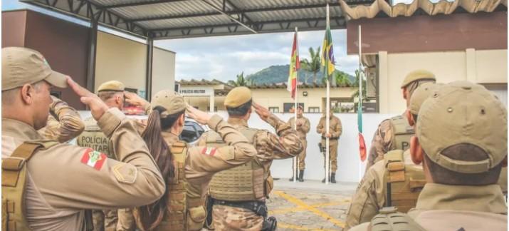 Natureza militar das instituições