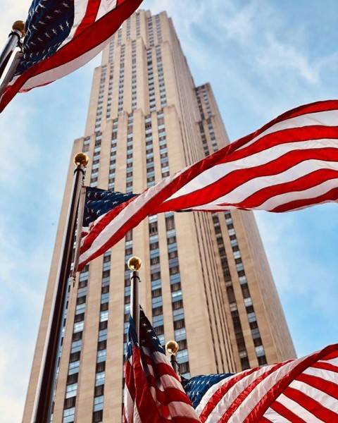 Nova York reabre após quase três meses paralisada