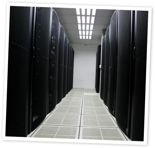 Corredor de servidores do Data Center Engeplus